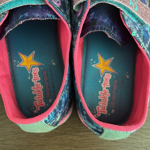 Girls’ Skechers Chit Chat Dazzle Days Blue/Multi Sparkle Sneakers, Size 4 - Picture 6 of 8
